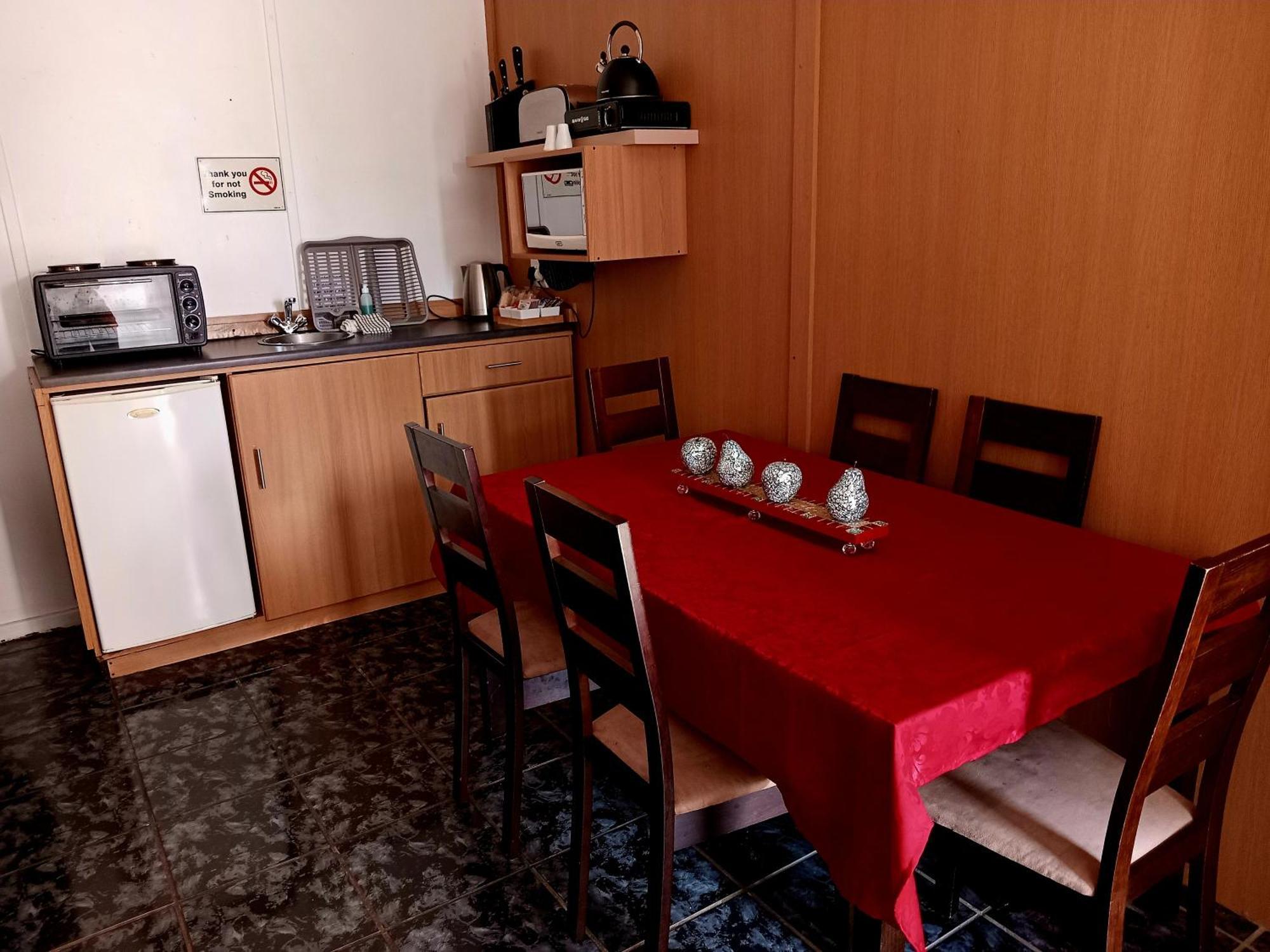 Sunrose Group Of Guesthouses Gariepdam Ngoại thất bức ảnh