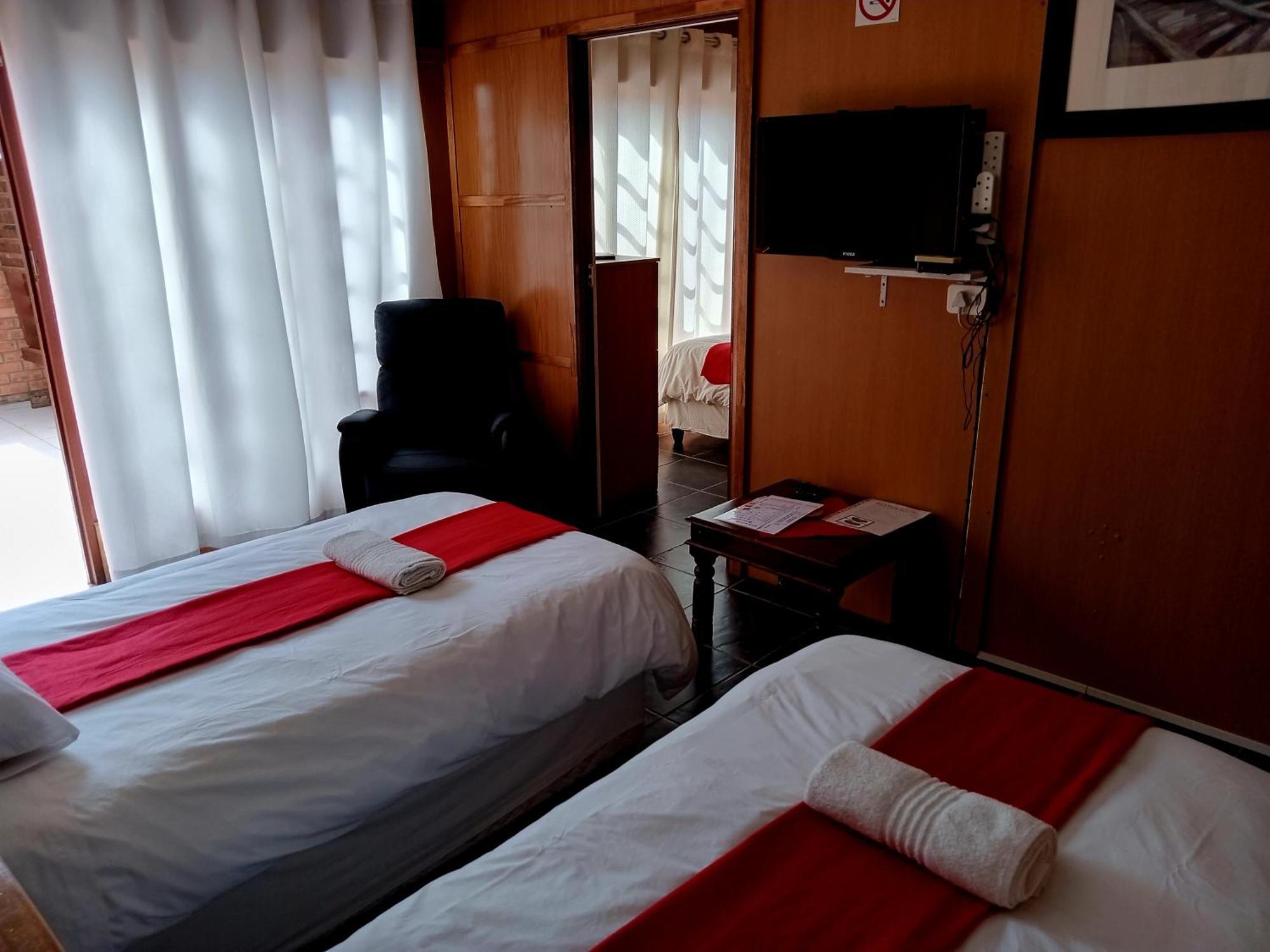 Sunrose Group Of Guesthouses Gariepdam Ngoại thất bức ảnh